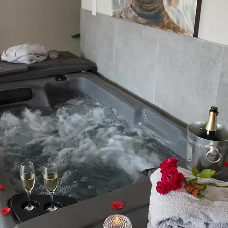 Eden House, Cocon Sensuel Et Romantique Avec Jacuzzi Carpentras Exterior photo