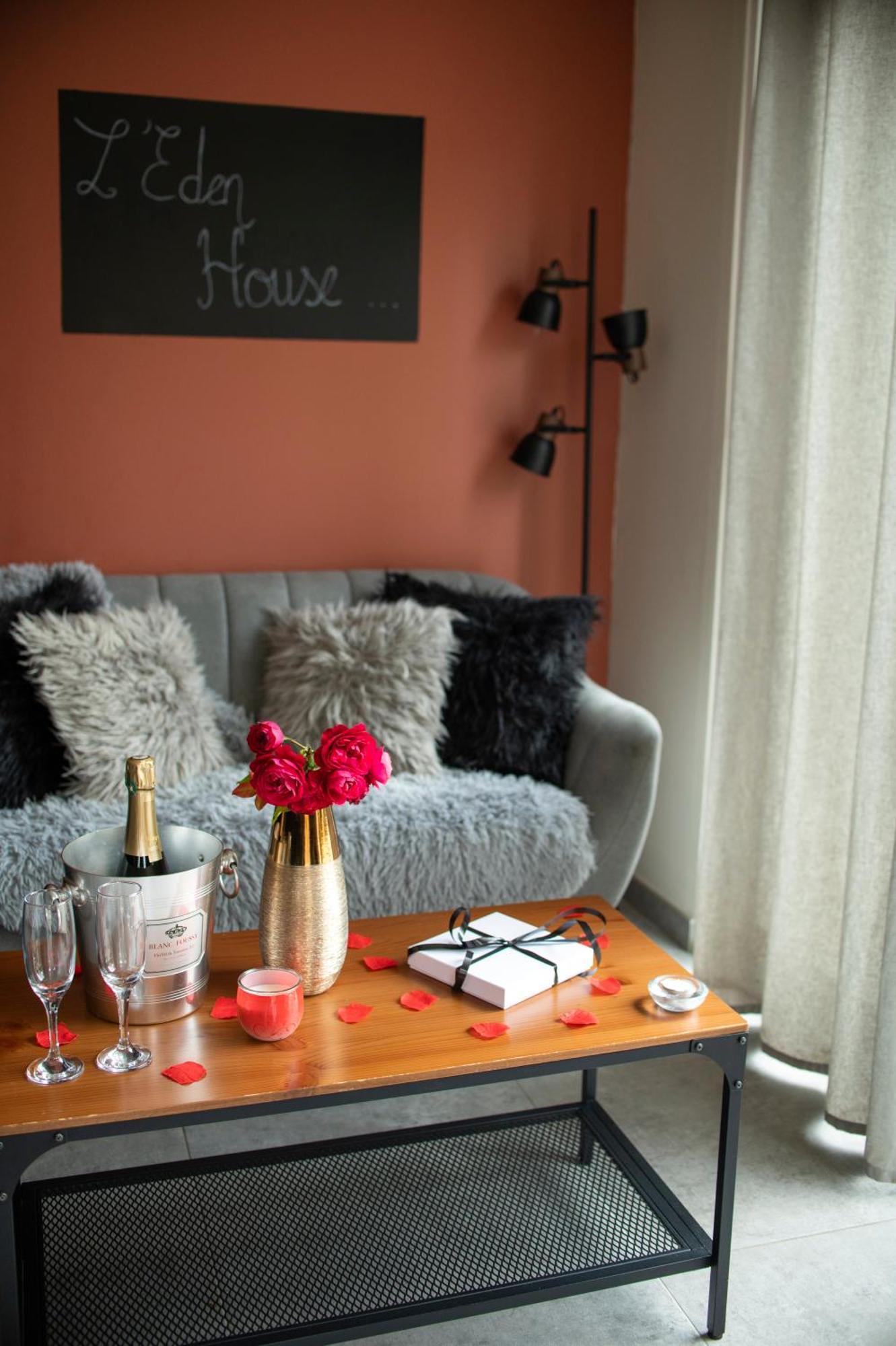 L'eden House : Maison Spécial Couple Avec Jacuzzi Casa vacanze *