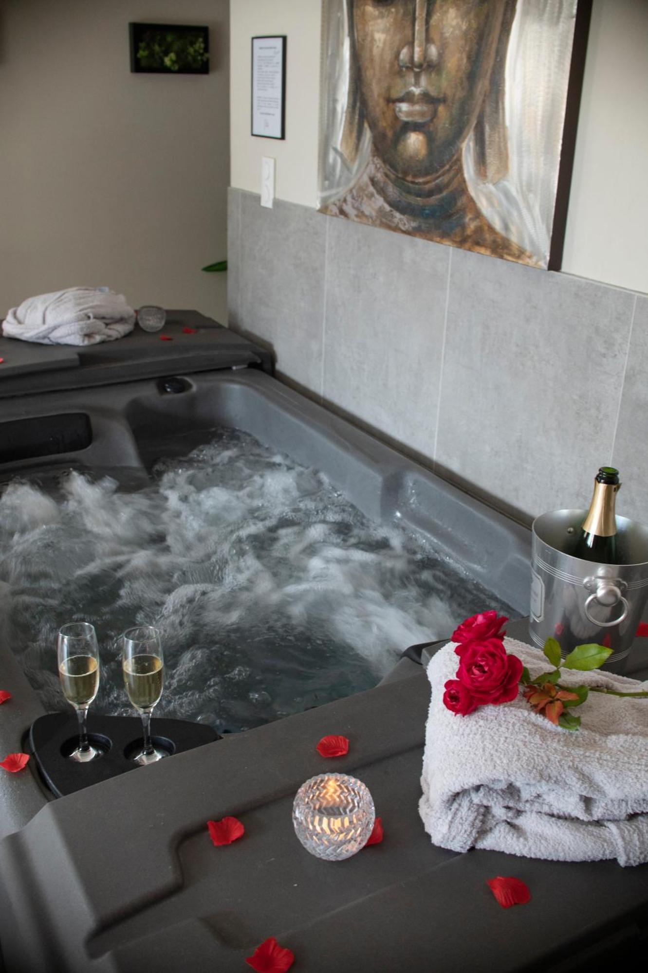 Casa vacanze L'eden House : Maison Spécial Couple Avec Jacuzzi *